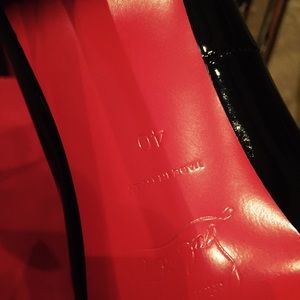 More photos of red bottoms! Pigalle beautiful!