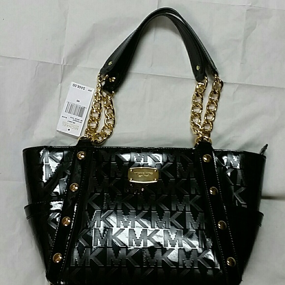 SOLD*** Michael Kors Black handbag. - Picture 2 of 4