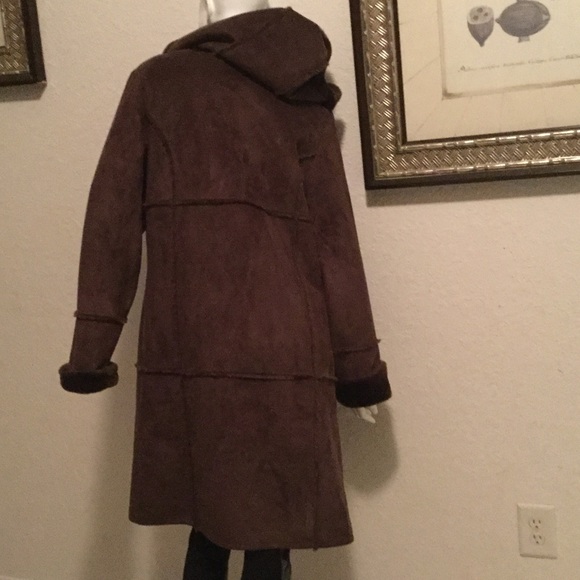 Coat - Picture 3 of 4