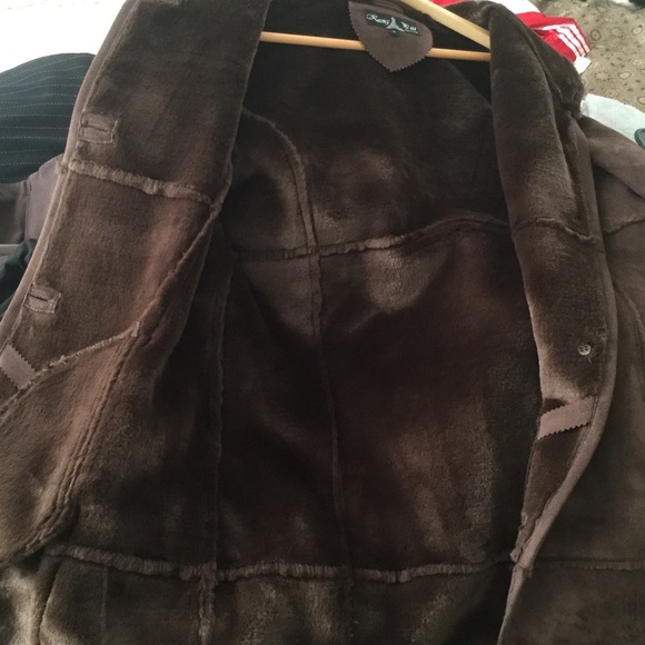 Coat - Picture 4 of 4