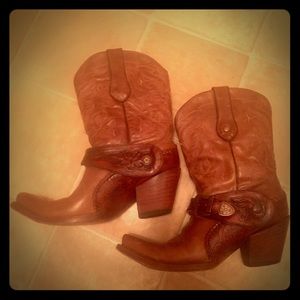 🔥TRADE Corral Boots engraved harness  9 $370