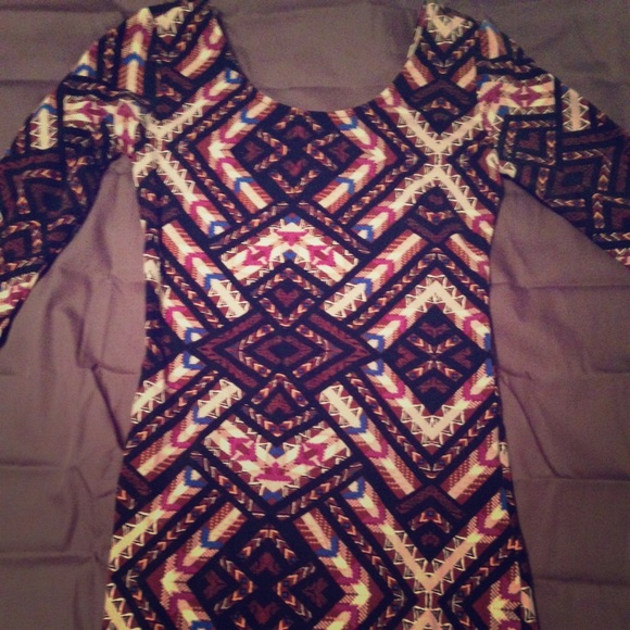 Dresses & Skirts - Tribal fitting dress!