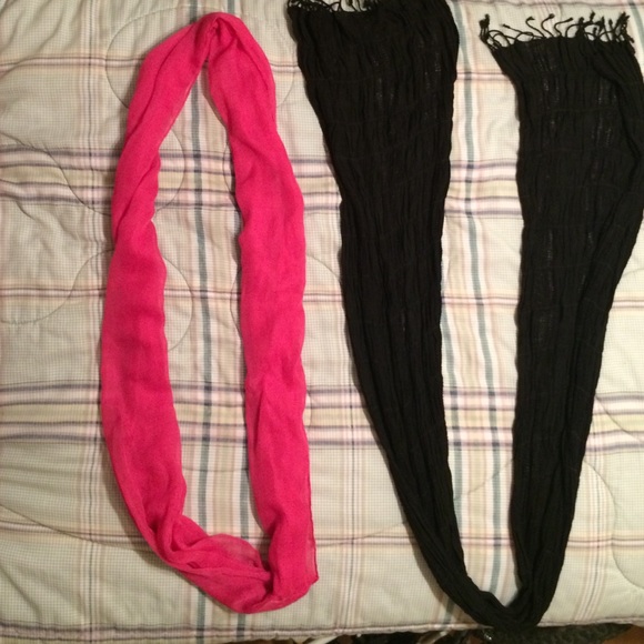 Scarfs - Picture 2 of 2