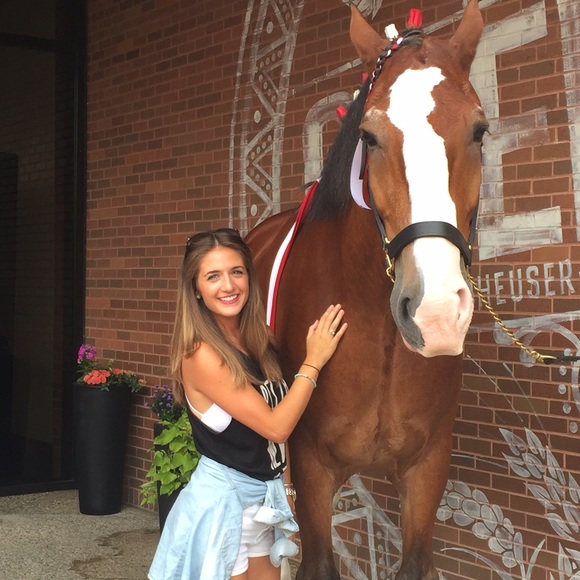 Meet your Posher, Lauren