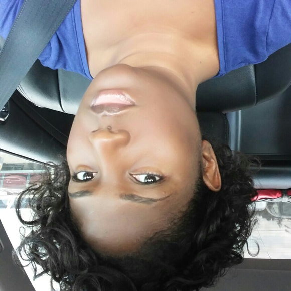 Meet your Posher, Giselle - Picture 1 of 1