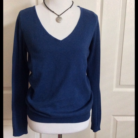 H&M Sweaters - Simple Blue V-neck Sweater