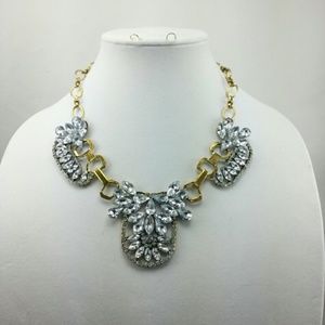 Beautiful Flower Cluster Necklace