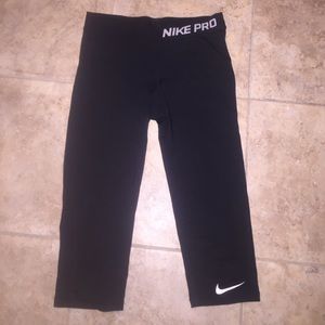 Nike Pro Capris Size M