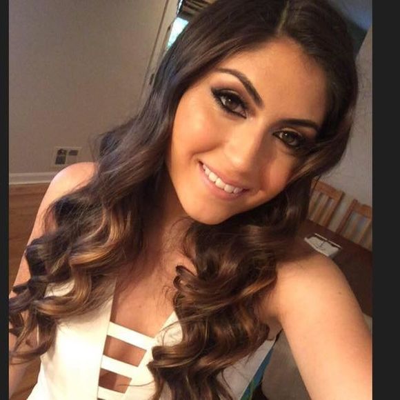 Meet your Posher, Iris - Picture 2 of 2