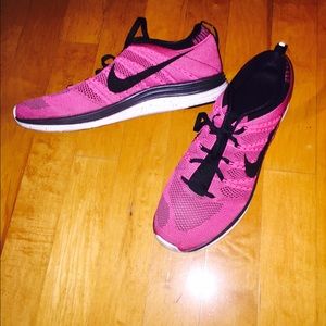 Bundle..Nike Flyknit One & Adidas Samba