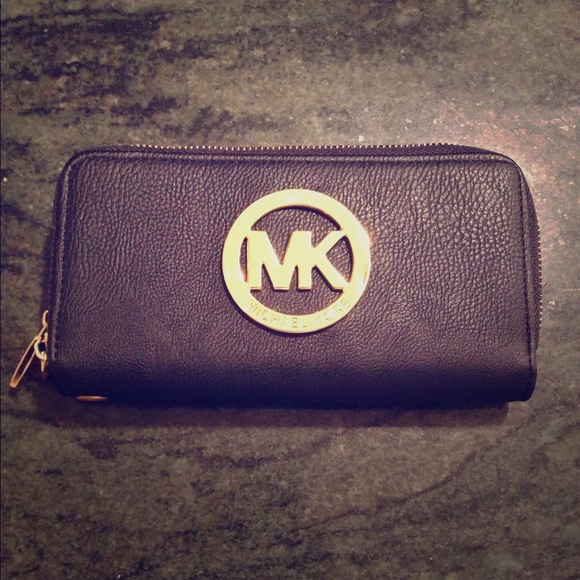Black Faux Micheal Kors clutch wallet