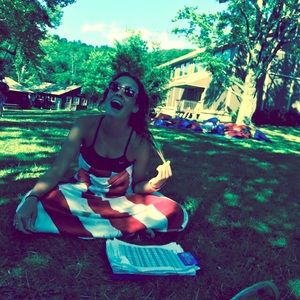 Meet your Posher, Abby