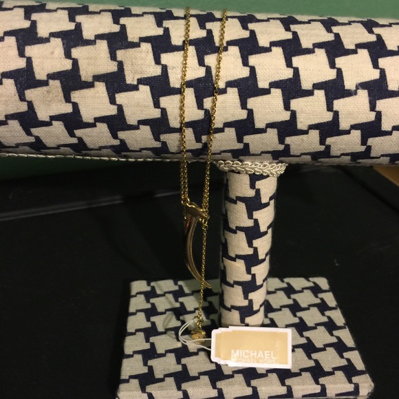 Michael Kors Necklace in gold tone. - Picture 4 of 4