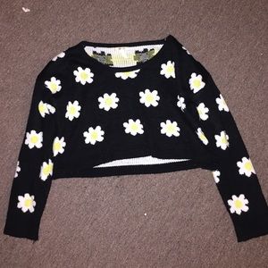 CUTE CROPPED KNIT SWEATER