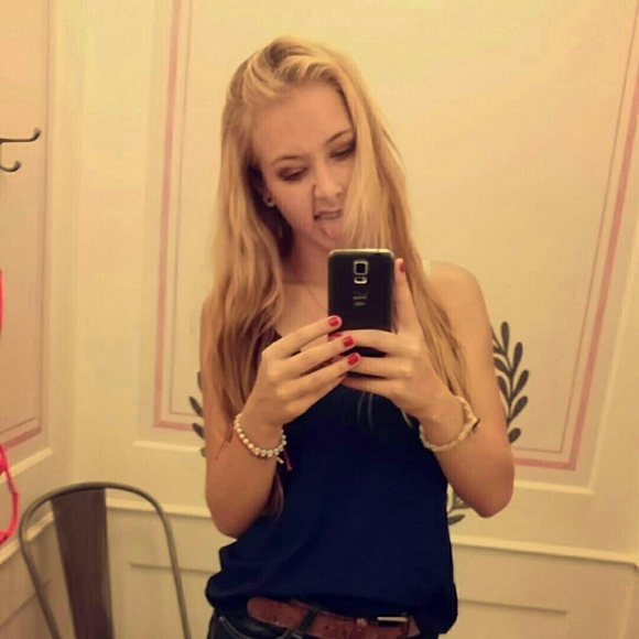 Meet your Posher, Nicole