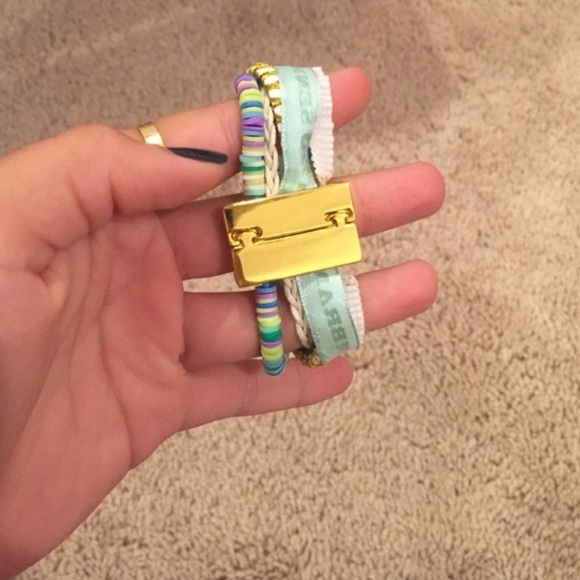 Beachy Multi-Bracelet - Picture 2 of 2