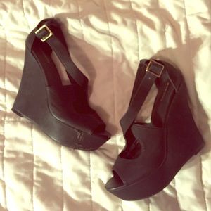 Black Wedges✨