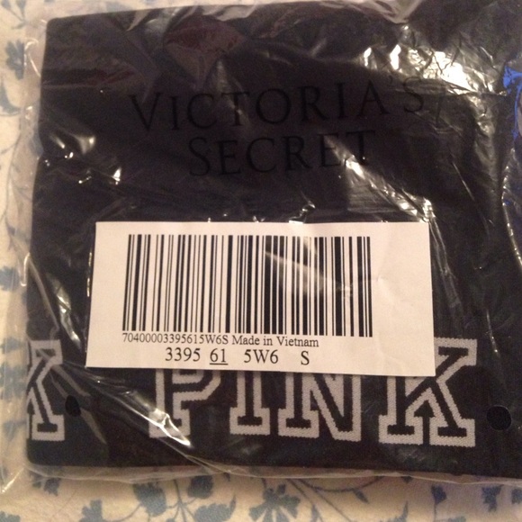 Brand new VS pink sports bra