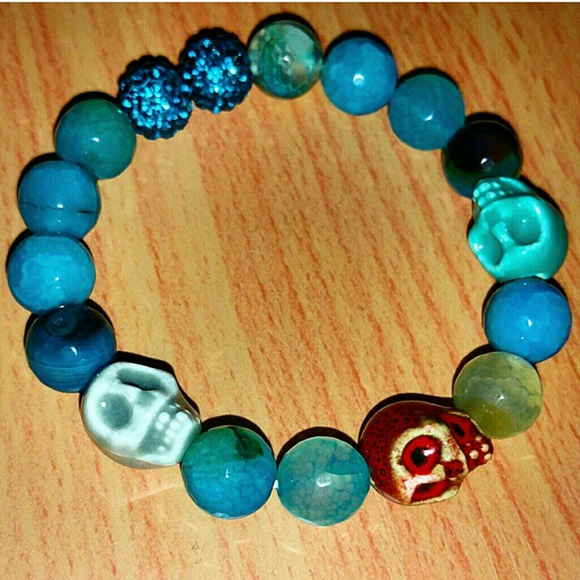 Skull Crystal Blue semi precious agate bracelet