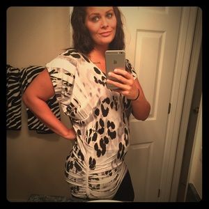 Animal print perfect with leggings long shirt