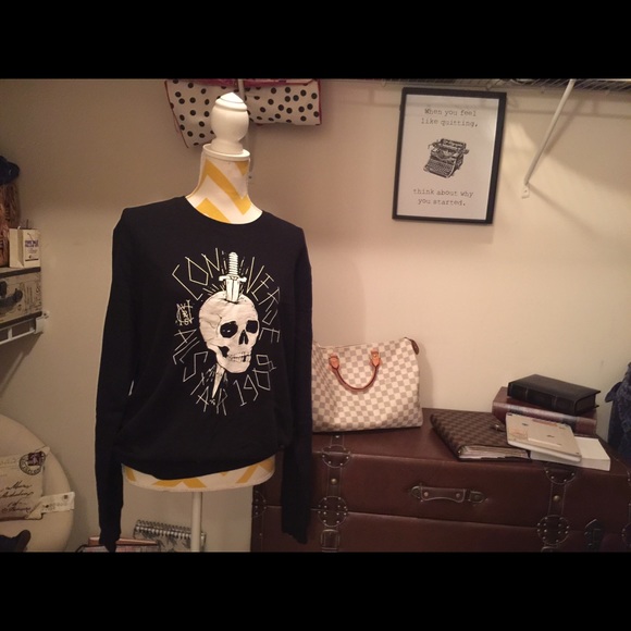 Sweatshirt