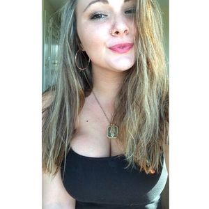 Meet your Posher, Alyssa