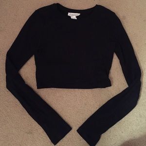 Black long sleeve crop top
