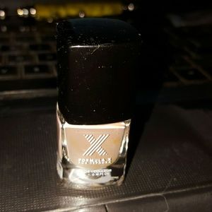**gifted** X Formula Nail Polish