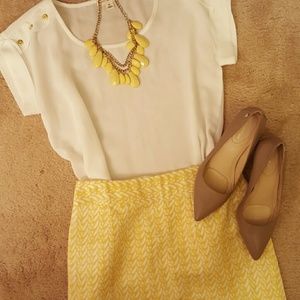 OUTFIT: Yellow Pencil Skirt, blouse & necklace