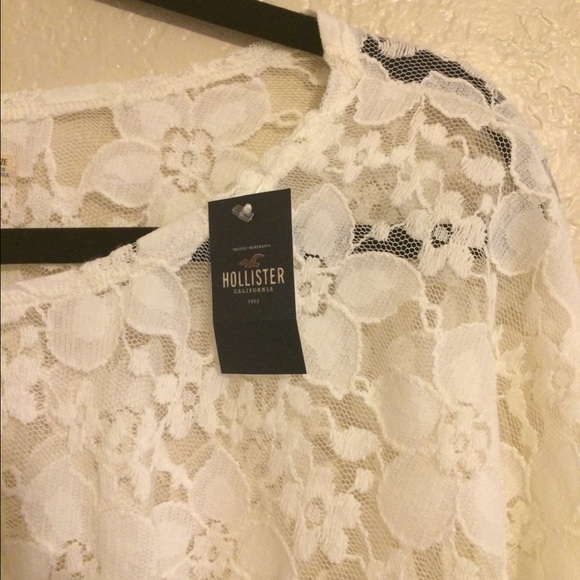 SHEER LACE PONCHO - Picture 3 of 3