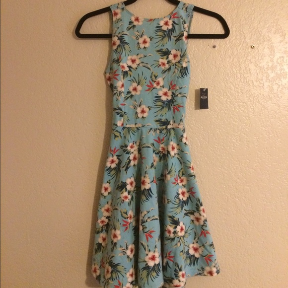 OPEN BACK SKATER DRESS - Picture 4 of 4