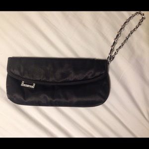 Black clutch