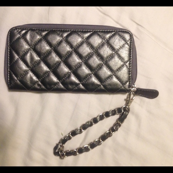 Silver/grey clutch