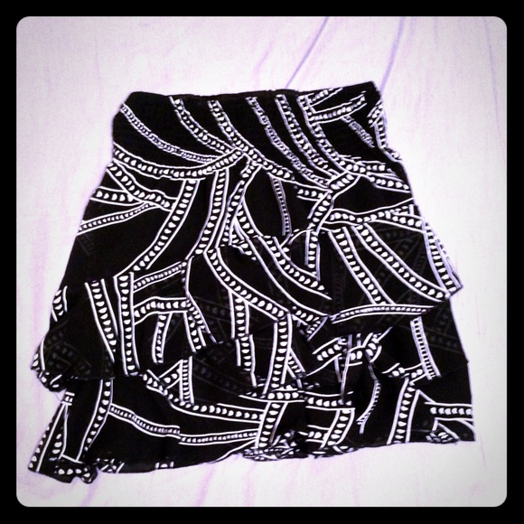 Small Stretch skirt (White House Black Market)