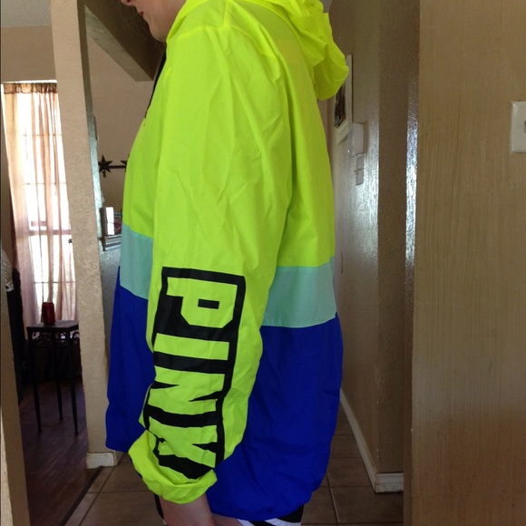 VS PINK windbreaker
