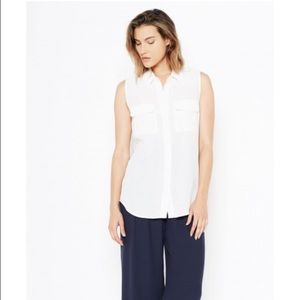 Sleeveless slim Equipment shirt