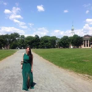 Meet your Posher, Layane