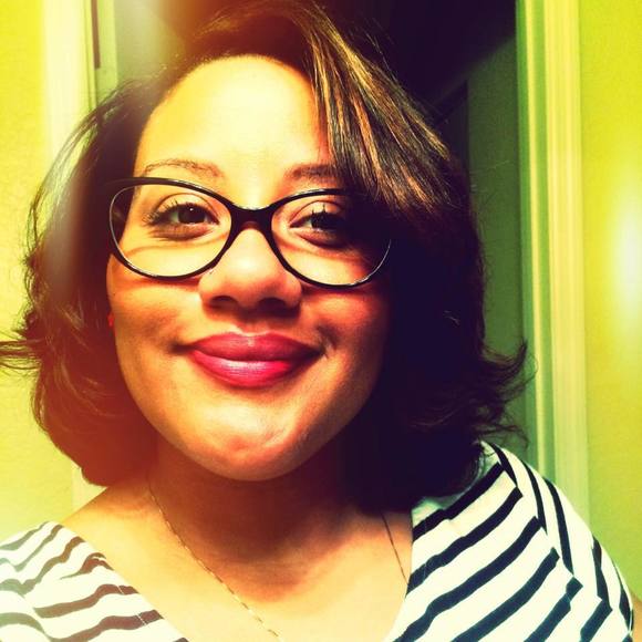 Meet your Posher, Dee - Picture 1 of 1