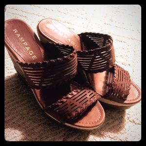 Fantastic wedges look great on!!