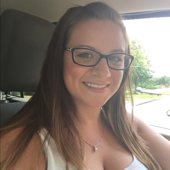 Meet your Posher, Kristine - Picture 1 of 1