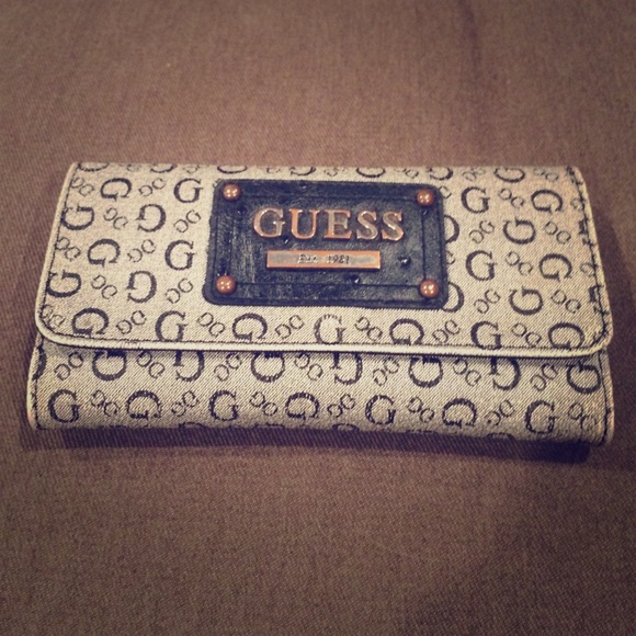 Guess wallet