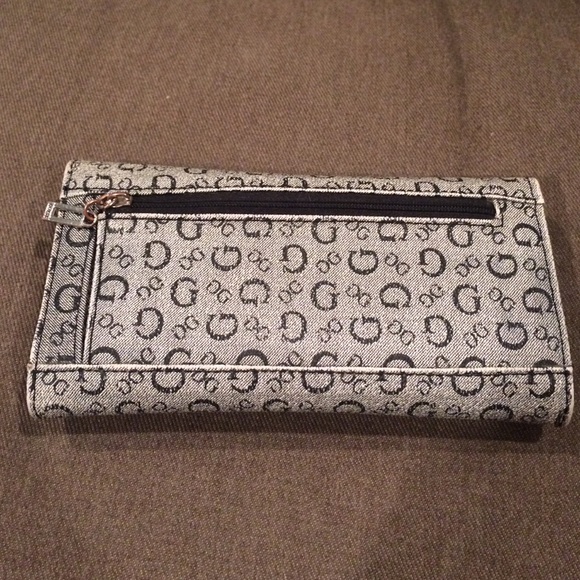 Guess wallet - Picture 2 of 3