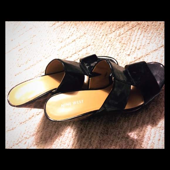 Never worn Nine West wedges