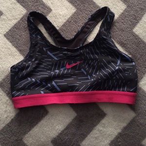 Nike pro sports bra