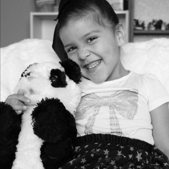 Meet your Posher, Korina - Picture 2 of 3