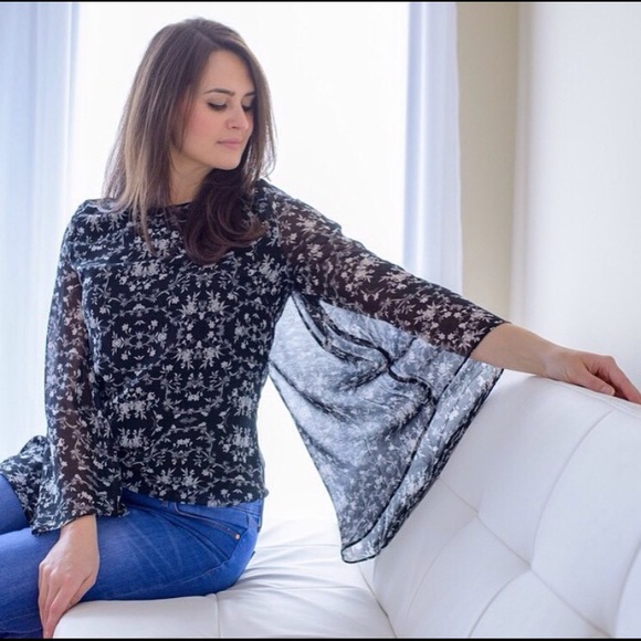 Gypsy Bell Sleeve Floral Top