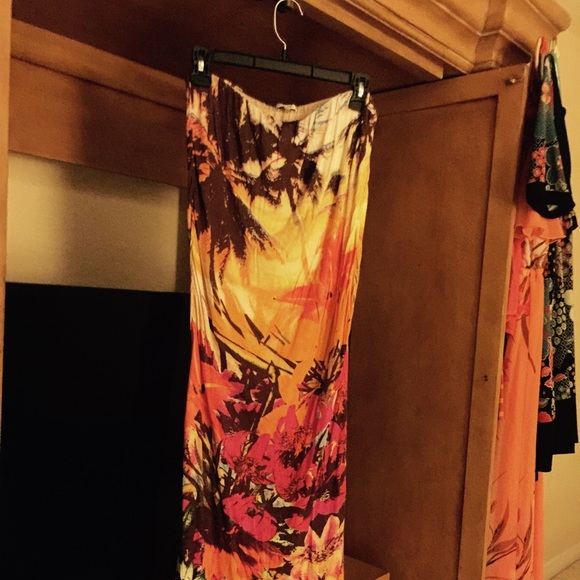 Tube top sun dress very feminine!! - Picture 3 of 3