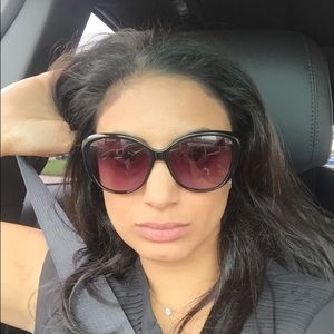 Meet your Posher, Layal