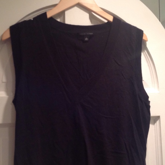Banana Republic black v-neck top