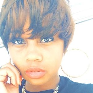 Meet your Posher, Raquel